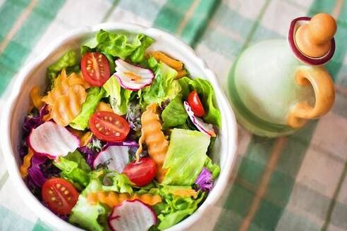 utanon nga salad sa keto diet